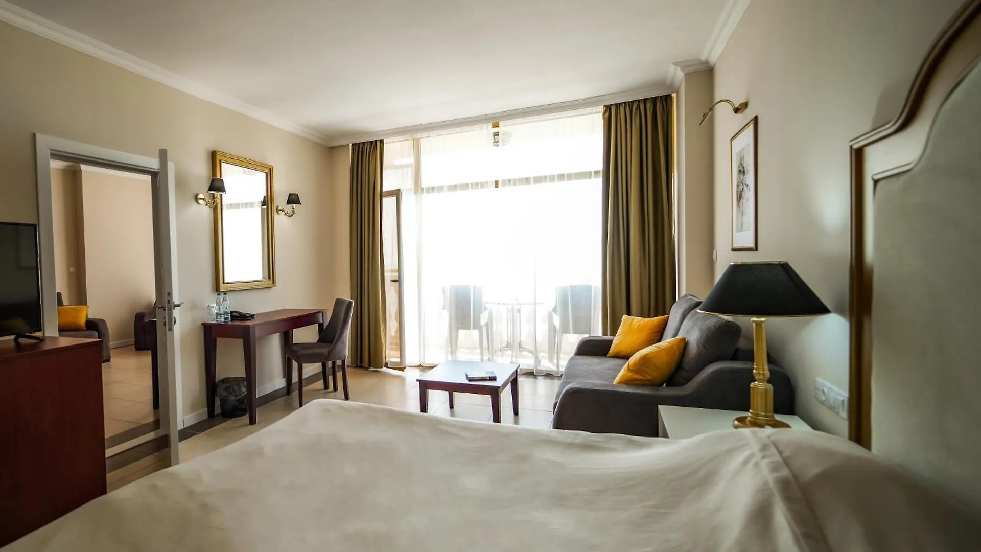 סאני ביץ' Imperial Palace Hotel