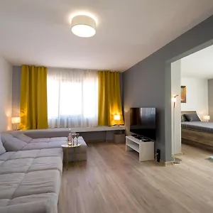 dimas-luxury-calm-apartment.varna-hotels.com/
