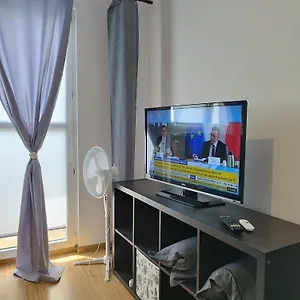m-apartament-targi-szpital-lotnisko-parking.poznan-hotels.com/