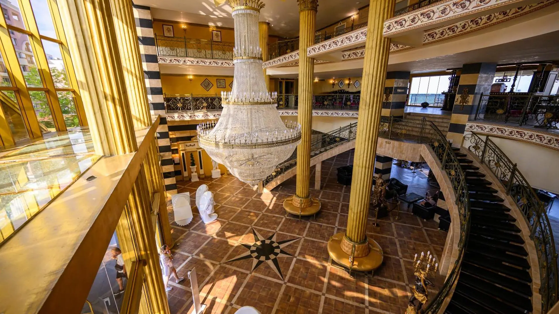 סאני ביץ' Imperial Palace Hotel